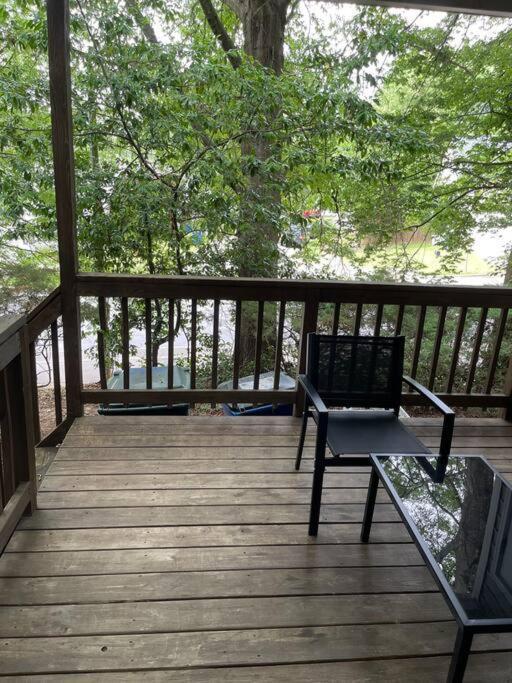 Simple Elegant Townhouse Dt Raleigh Ncsu Apartment Exterior photo